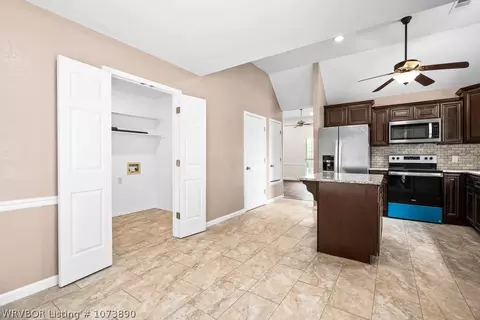 Entry Way - 1003 J Cir, Barling, AR 72923 photo 2 of 2
