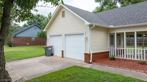 Exterior - 1003 J Cir, Barling, AR 72923 photo 12 of 16