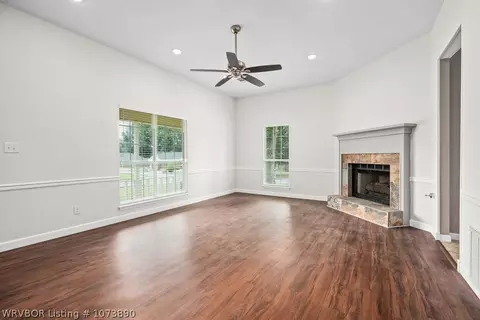 Living - 1003 J Cir, Barling, AR 72923 photo 4 of 4