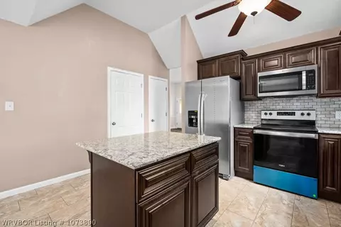 Kitchen - 1003 J Cir, Barling, AR 72923 photo 2 of 2