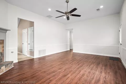 Living - 1003 J Cir, Barling, AR 72923 photo 2 of 4