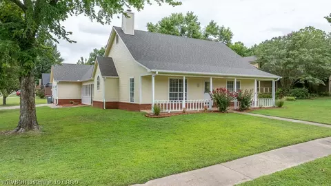 Exterior - 1003 J Cir, Barling, AR 72923 photo 9 of 16
