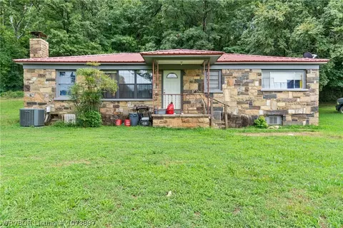 1209 Hollow Ln, Mountainburg, AR 72946