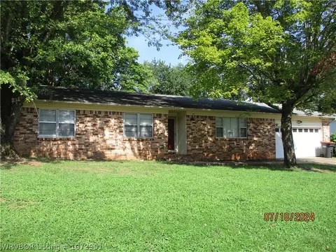 309 25th St, Ozark, AR 72949