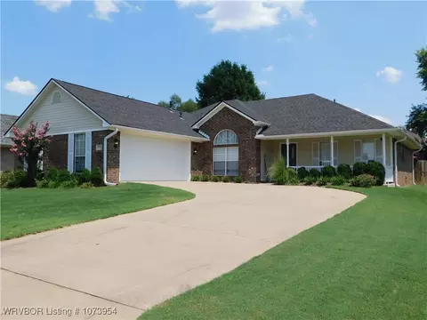 7305 Red Pine Dr, Fort Smith, AR 72916 photo 2
