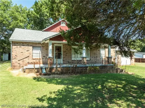 802 S 5th St, Bonanza, AR 72916