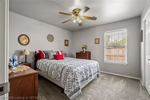 Bedroom - 105 Commanche Loop, Roland, OK 74954 photo 1 of 4