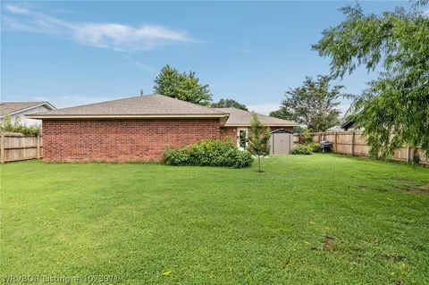 Exterior - 105 Commanche Loop, Roland, OK 74954 photo 3 of 4