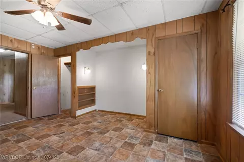 Bedroom - 5902 Mount Zion Rd, Hackett, AR 72937 photo 2 of 4