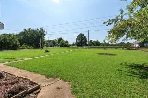 Exterior - 5902 Mount Zion Rd, Hackett, AR 72937 photo 2 of 12