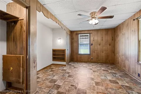 Bedroom - 5902 Mount Zion Rd, Hackett, AR 72937 photo 4 of 4