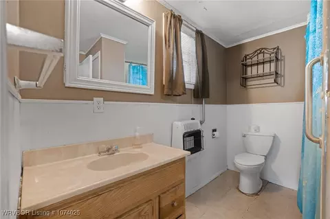 Bath - 5902 Mount Zion Rd, Hackett, AR 72937 photo 1 of 1