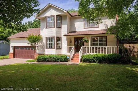 2202 Bristol Pl, Fayetteville, AR 72701