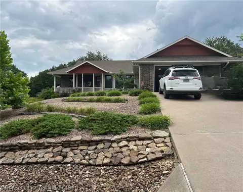 5 Kirkcaldy Dr, Bella Vista, AR 72715