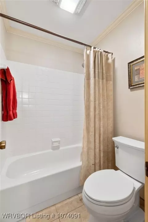 Bath - 10910 Hunters Point Rd, Fort Smith, AR 72903 photo 2 of 5