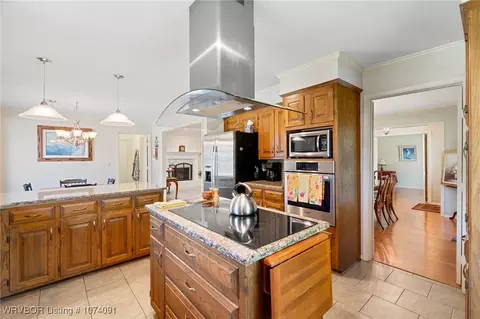 Kitchen - 10910 Hunters Point Rd, Fort Smith, AR 72903 photo 4 of 5
