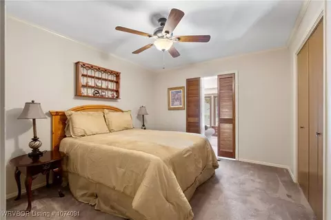 Bedroom - 10910 Hunters Point Rd, Fort Smith, AR 72903 photo 1 of 5