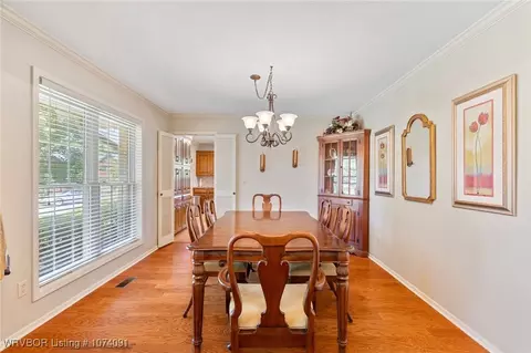 Dining - 10910 Hunters Point Rd, Fort Smith, AR 72903 photo 2 of 3