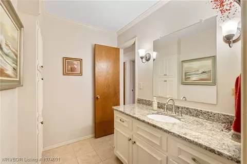 Bath - 10910 Hunters Point Rd, Fort Smith, AR 72903 photo 1 of 5