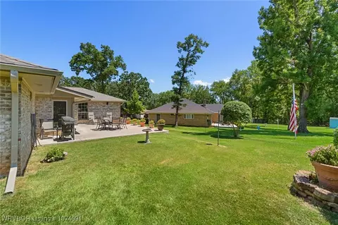 Exterior - 10910 Hunters Point Rd, Fort Smith, AR 72903 photo 5 of 6