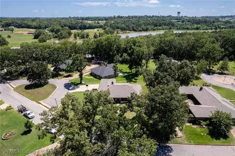 View/Area - 10910 Hunters Point Rd, Fort Smith, AR 72903 photo 4 of 5