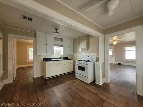 80 6th St, Waldron, AR 72958 photo 8