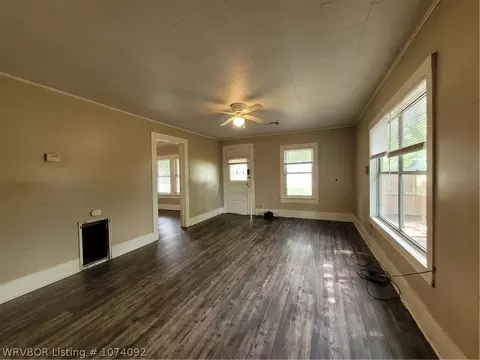 80 6th St, Waldron, AR 72958 photo 3