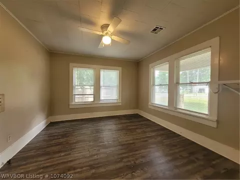 80 6th St, Waldron, AR 72958 photo 4