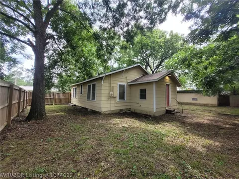 80 6th St, Waldron, AR 72958 photo 2