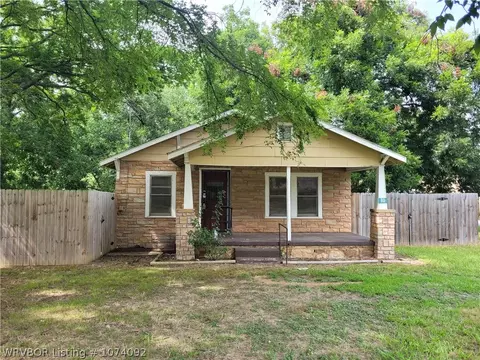 80 6th St, Waldron, AR 72958