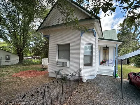 609 5th St, Ozark, AR 72949