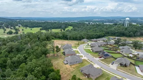 2006 Lisa Ln, Van Buren, AR 72956