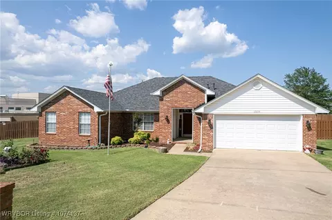 1526 Bunker Hill Ct, Van Buren, AR 72956
