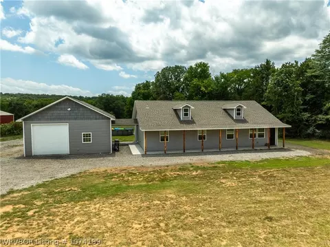 1511 Thompson Ln, Cedarville, AR 72932