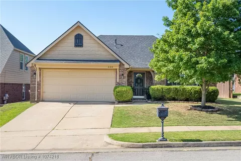 220 W 126th South St, Jenks, OK 74037