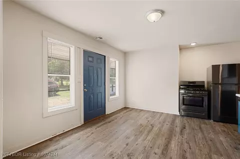 Entry Way - 1511 N 29th St, Fort Smith, AR 72901 photo 1 of 2