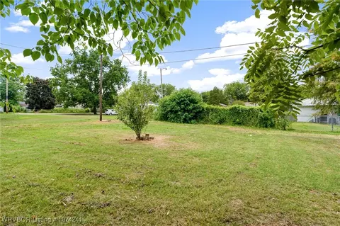 Exterior - 1511 N 29th St, Fort Smith, AR 72901 photo 6 of 7