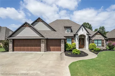 517 Deerwood Dr, Greenwood, AR 72936
