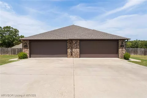 1323 Springhill Rd, Barling, AR 72923