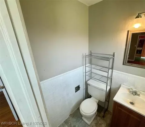 Bath - 4506 21st St, Fort Smith, AR 72901 photo 2 of 3