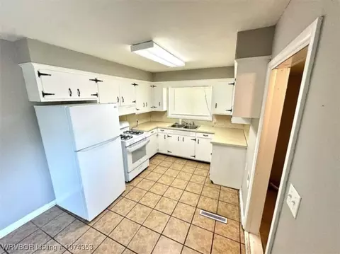 Kitchen - 4506 21st St, Fort Smith, AR 72901 photo 1 of 1