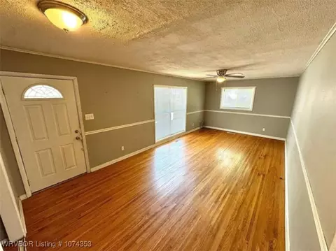 Living - 4506 21st St, Fort Smith, AR 72901 photo 2 of 2