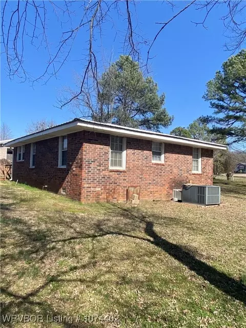 1706 Barnes St, Pocola, OK 74902 photo 2