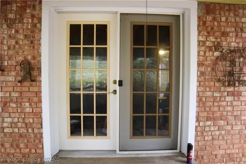 Exterior - 2614 Ionia St, Fort Smith, AR 72901 photo 5 of 7