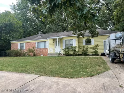 Exterior - 2614 Ionia St, Fort Smith, AR 72901 photo 2 of 7