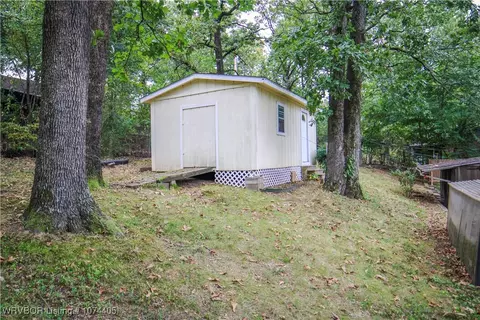 Exterior - 2614 Ionia St, Fort Smith, AR 72901 photo 6 of 7