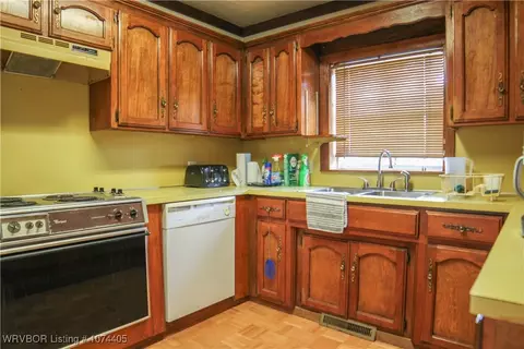 Kitchen - 2614 Ionia St, Fort Smith, AR 72901 photo 1 of 3