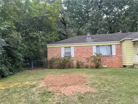 Exterior - 2614 Ionia St, Fort Smith, AR 72901 photo 3 of 7