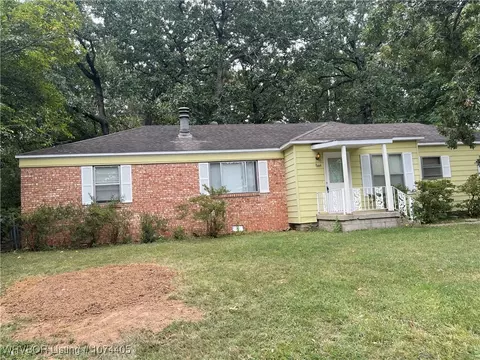 Exterior - 2614 Ionia St, Fort Smith, AR 72901 photo 4 of 7