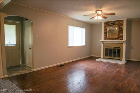 Living - 2614 Ionia St, Fort Smith, AR 72901 photo 1 of 1